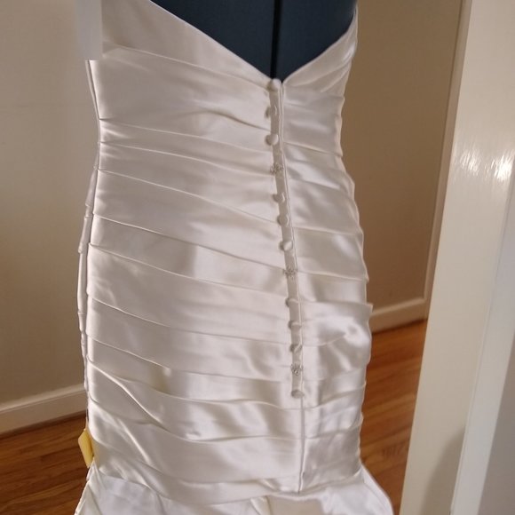 NWT! Allure Bridals # 2257 size # 12 - Picture 6 of 8